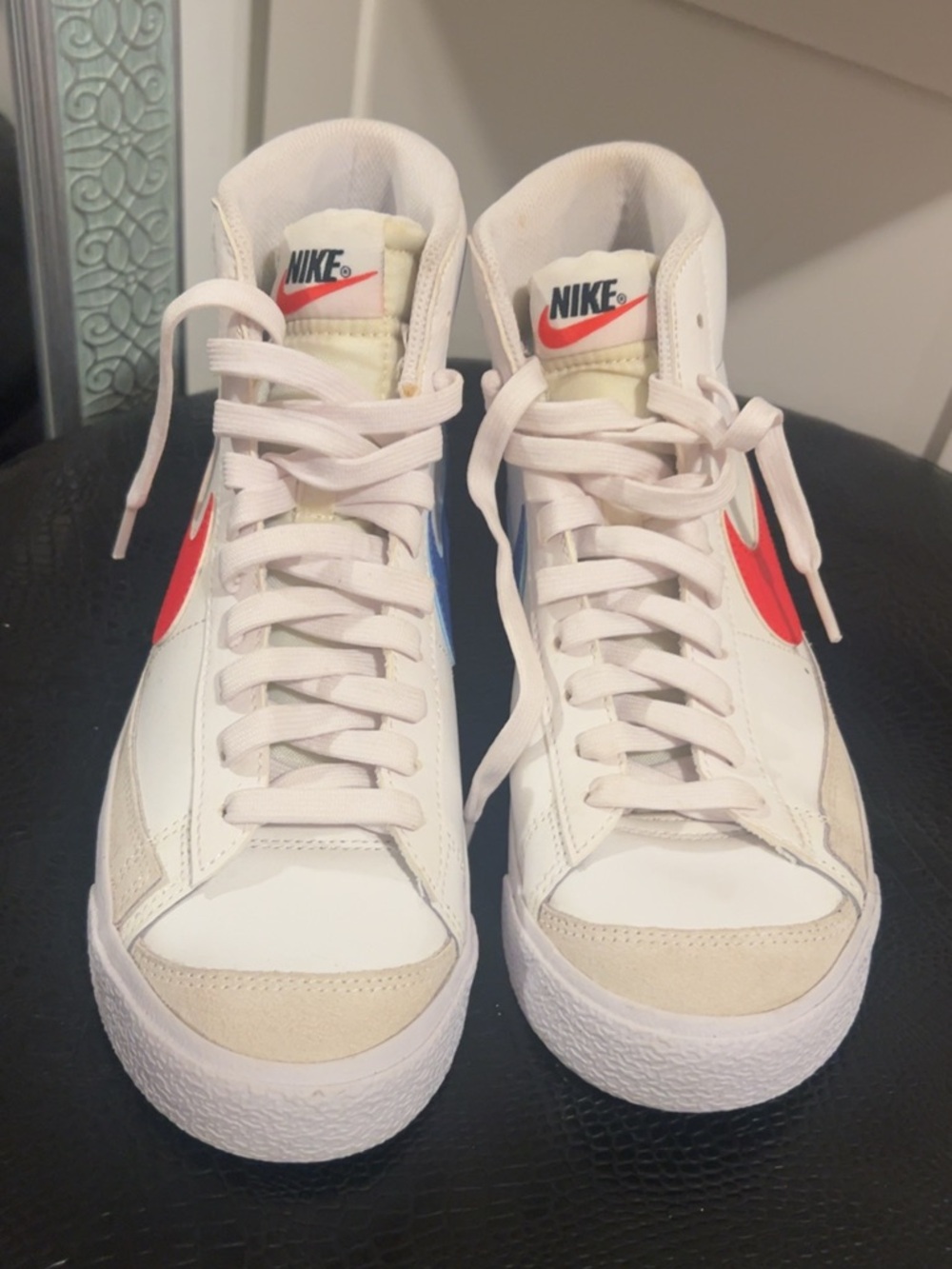 NIKE Men’s Blazer ‘77 Mid High White/Blue/Red Vintage Retro Classic Shoes NEW.